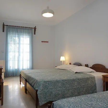 Proteas 酒店 Kamári